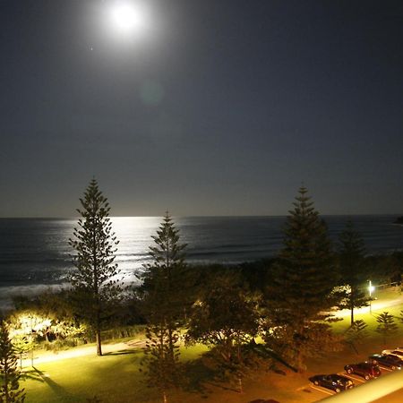 Wyuna Beachfront Holiday Apartments Gold Coast Eksteriør billede