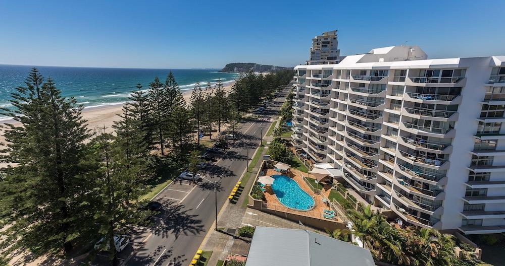 Wyuna Beachfront Holiday Apartments Gold Coast Eksteriør billede