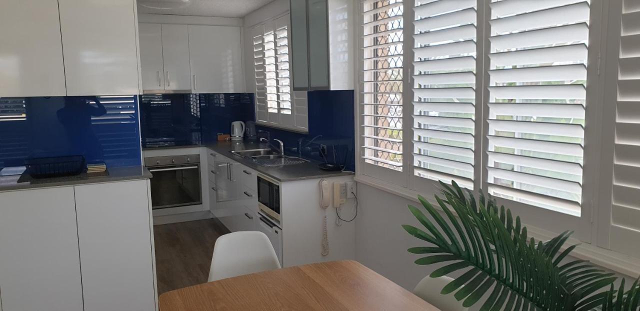 Wyuna Beachfront Holiday Apartments Gold Coast Eksteriør billede