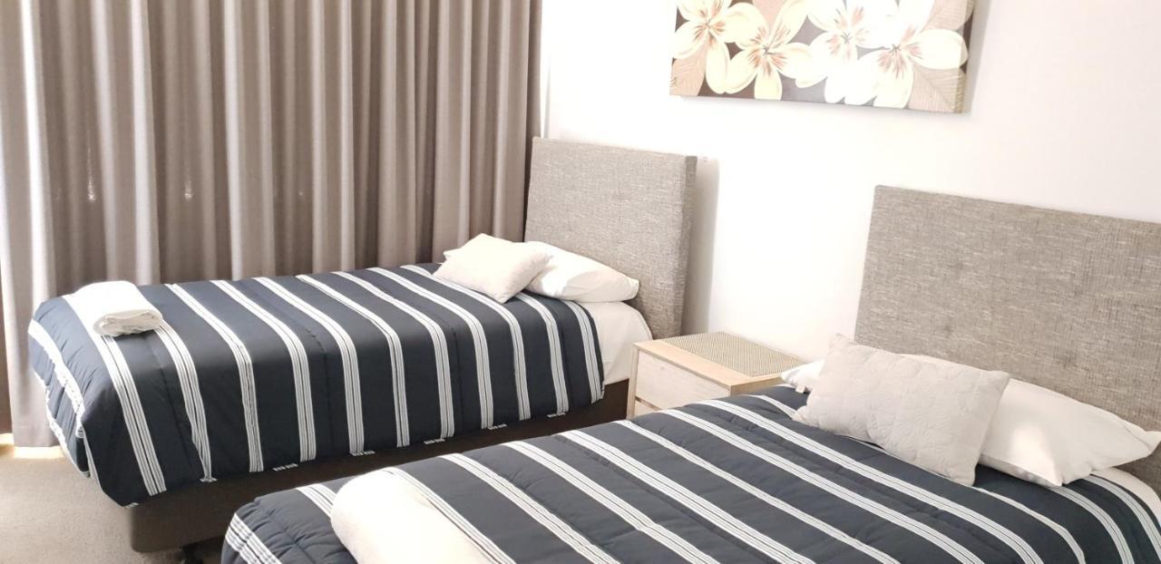Wyuna Beachfront Holiday Apartments Gold Coast Eksteriør billede