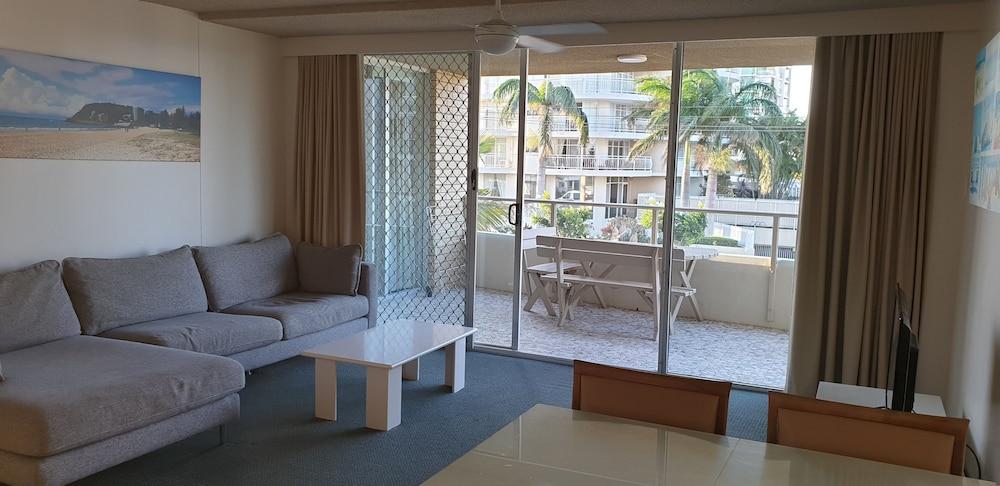 Wyuna Beachfront Holiday Apartments Gold Coast Eksteriør billede