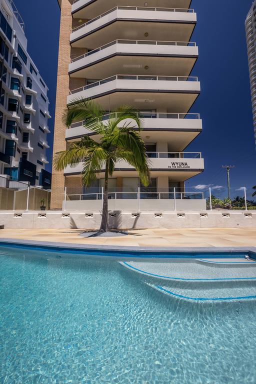 Wyuna Beachfront Holiday Apartments Gold Coast Eksteriør billede