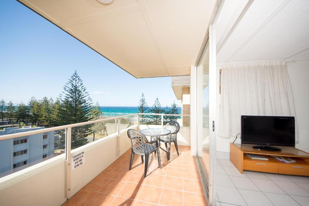 Wyuna Beachfront Holiday Apartments Gold Coast Værelse billede